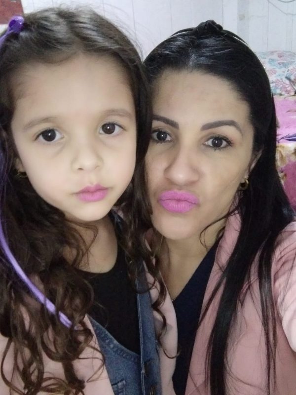 Amanda Gabrieli Crespim foi devolvida para a m&atilde;e D&eacute;bora Daniela Evangelista horas ap&oacute;s ser levada pelo pai – Foto: Arquivo Pessoal/Divulga&ccedil;&atilde;o
