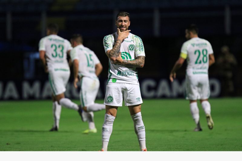 Paulinho Moccelin fez 42 jogos e anotou sete gols com a camisa da Chapecoense. Vai deixar saudade?. Fotos: ACF/divulgação