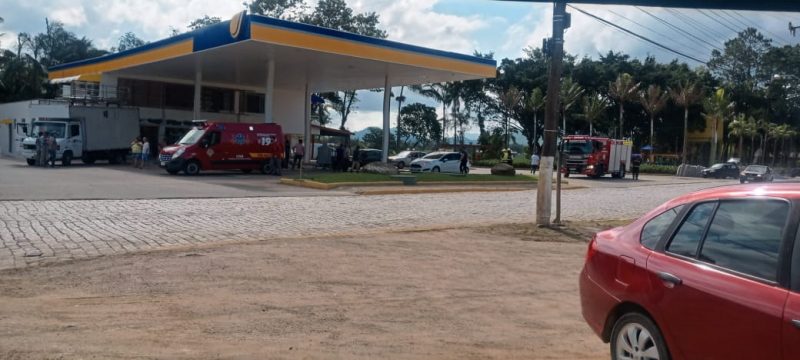 V&iacute;tima fazia a limpeza de um tanque de combust&iacute;vel quando ocorreu a explos&atilde;o – Foto: Bombeiros Volunt&aacute;rios de Guaramirim/Divulga&ccedil;&atilde;o