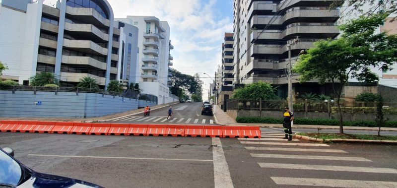 Material provis&oacute;rio foi colocado entre as ruas Curitiba e Cond&aacute; – Foto: Prefeitura de Chapec&oacute;/Divulga&ccedil;&atilde;o ND