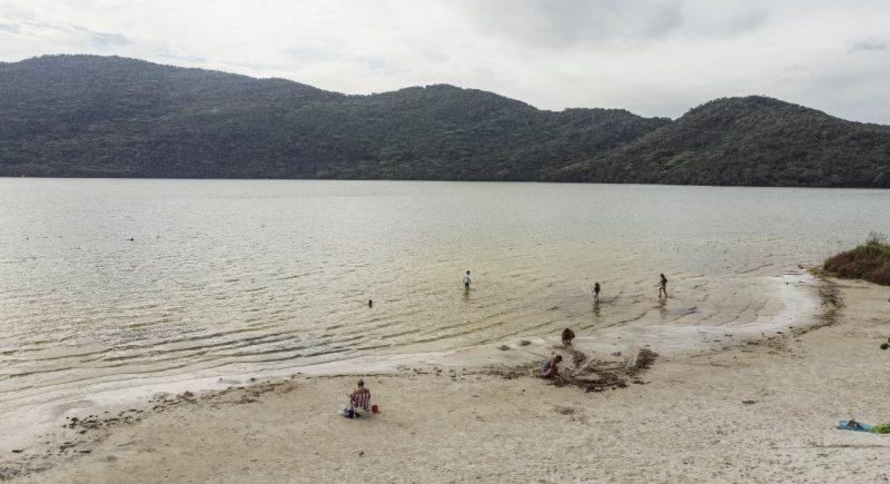 Prefeitura diz que pessoas que frequentam a Lagoa do Peri não precisam entrar em pânico &#8211; Foto: Anderson Coelho/ND