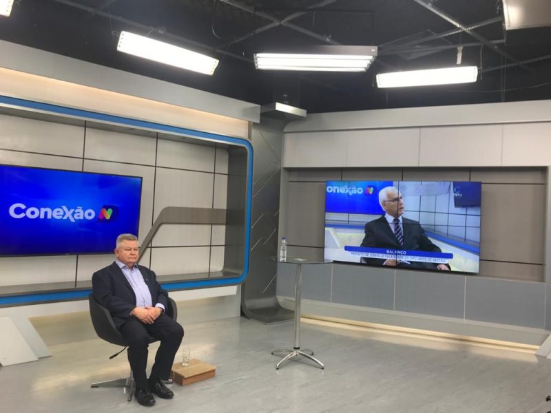 Moacir Pereira &eacute; quem comanda o bate-papo – Foto: Luana Amorim/ND