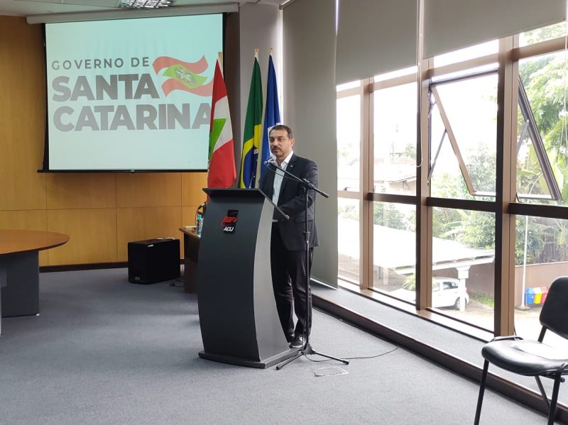 Governador falou sobre a “pol&ecirc;mica” das flexibiliza&ccedil;&otilde;es ao cumprir agenda no Norte do Estado – Foto: Juliano Masselai/NDTV