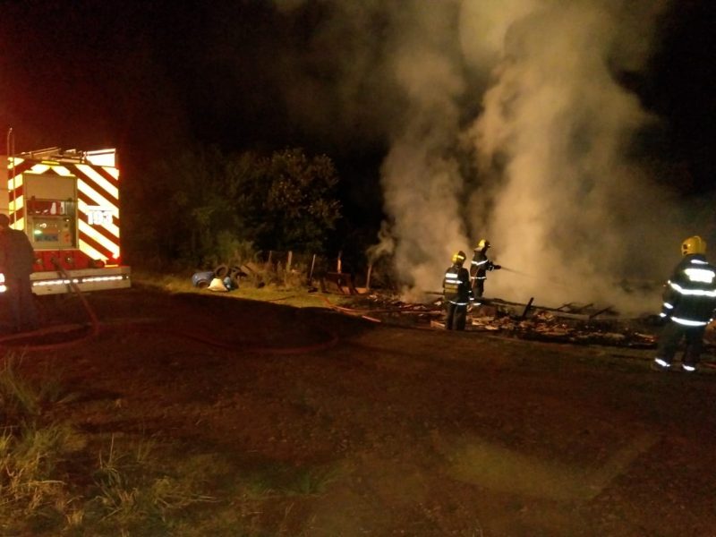 Casa de 70 metros quadrados no interior de Frei Rogério é destruída em incêndio – Foto: Corpo de Bombeiros/Divulgação/ND