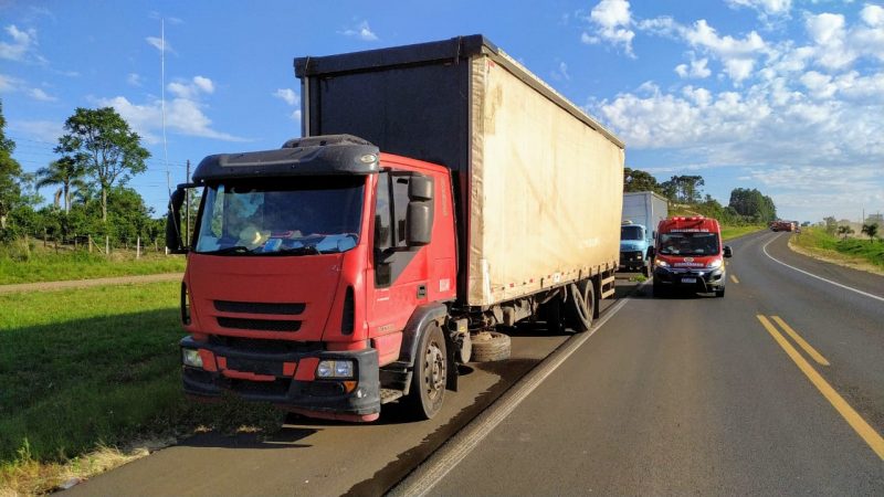 Condutor do caminhão não se feriu &#8211; Foto: Corpo de Bombeiros/Divulgação/ND