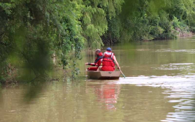Bombeiros levaram cerca de tr&ecirc;s horas para encontr&aacute;-lo – Foto: Jefferson Santos/Mesorregional/Arquivo