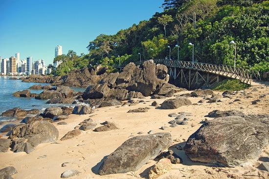 &Aacute;rea &eacute; muito frequentada por crian&ccedil;as, mas engana por conta da corrente de retorno – Foto: Reprodu&ccedil;&atilde;o Internet