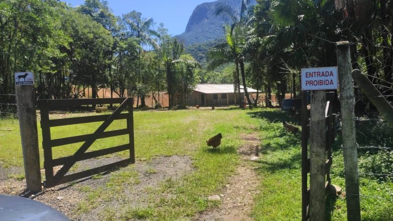 Sítio em que o idoso foi encontrado em Guaratuba – Foto: Divulgação/ND
