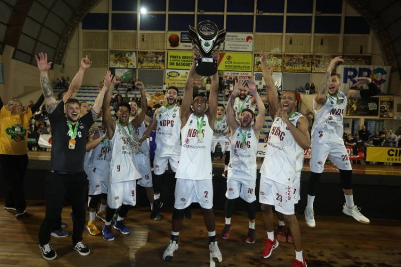 Campeonato Brasileiro de Basquete, que tem o Ponta Grossa como atual campe&atilde;o, ser&aacute; em “bolha” e tem quatro representantes catarinenses – Foto: CBB/Divulga&ccedil;&atilde;o