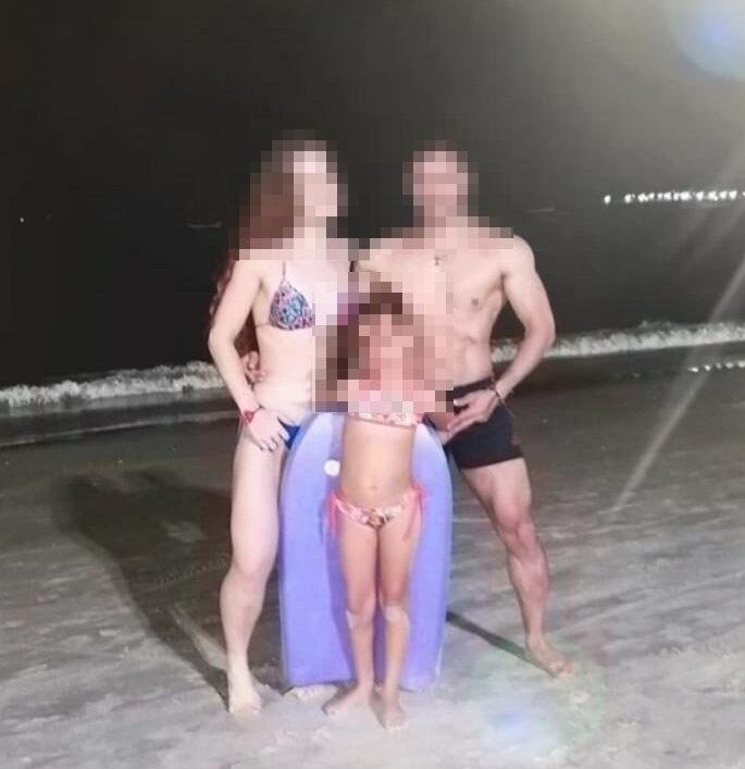 Casal que sequestrou Fabíola com a menina Sofia de 8 anos na praia – Foto: Reprodução/ND