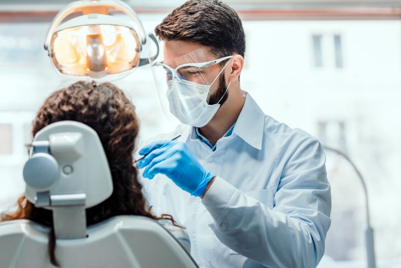 Conheça a tecnologia que está devolvendo os dentes fixos a milhares de pessoas. – Foto: Divulgação/ND.