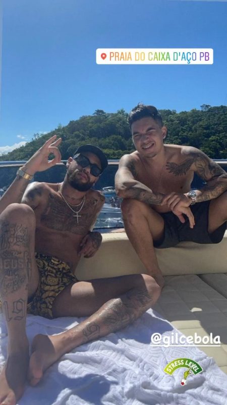 Neymar com amigos no Caixa d’Aço, em Porto Belo. – Foto: Reprodução/Redes Sociais