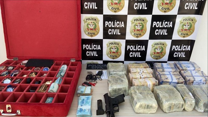 Opera&ccedil;&atilde;o ficha limpa apreende R$ 34 milh&otilde;es em Balne&aacute;rio Pi&ccedil;arras. – Foto: Pol&iacute;cia Civil/Divulga&ccedil;&atilde;o