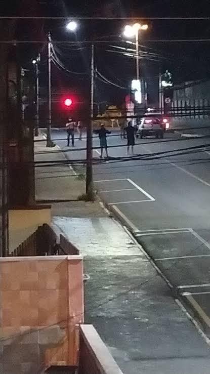 Policiais trabalham durante todo o dia para conseguir informa&ccedil;&otilde;es a respeito do assalto – Foto: Reprodu&ccedil;&atilde;o/Redes Sociais/ND