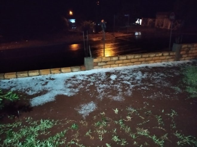 Vento forte atinge a cidade de Xanxerê na noite de quarta-feira (2) &#8211; Foto: Juliane Maria Zatta Tronc