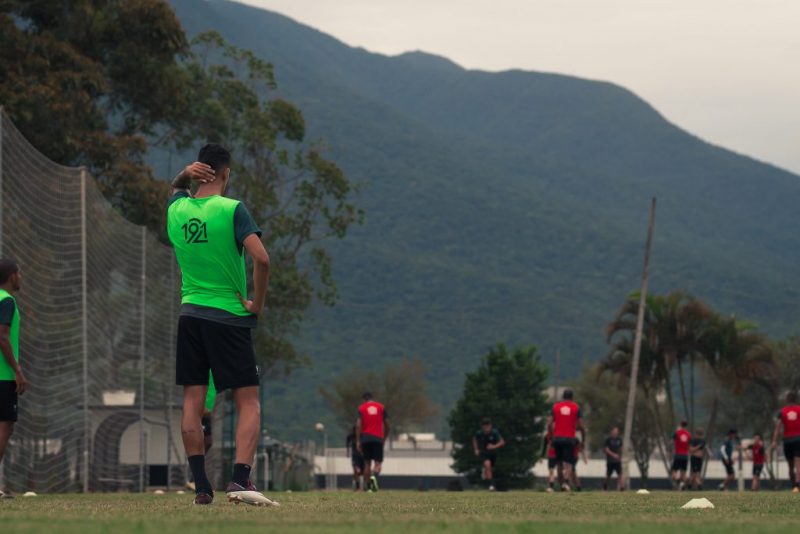 Jogadores do Figueirense em preparação para o duelo decisivo contra o CSA – Foto: Patrick Floriani/FFC/divulgação