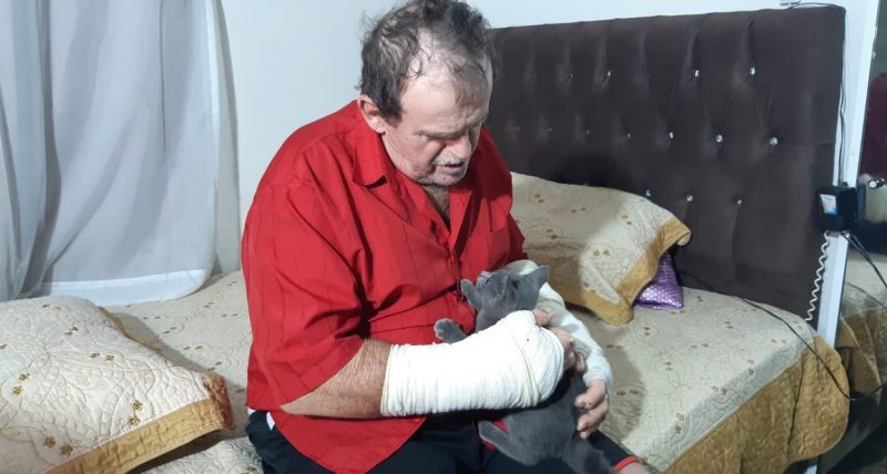 Agostinho Boso, de 65 anos, voltou para casa nesta ter&ccedil;a-feira (5) ap&oacute;s seis dias internado – Foto: Ricardo Alves/NDTV