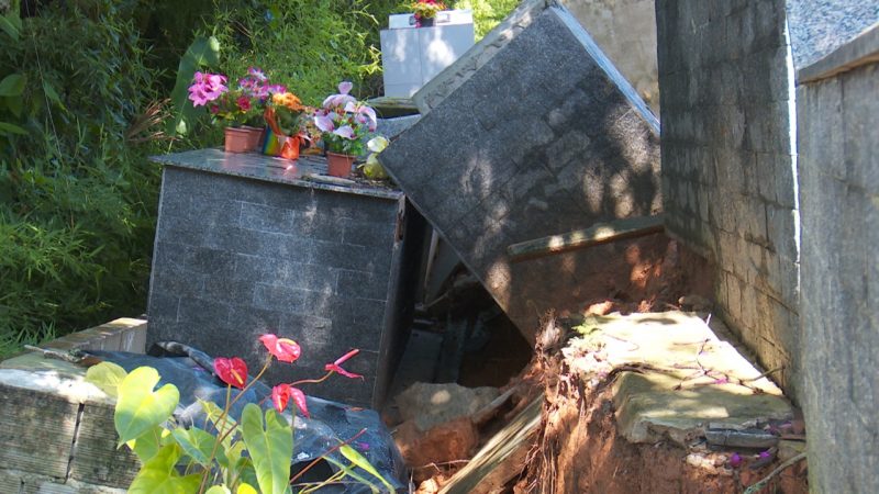 Munic&iacute;pio afirma que iniciou o contato para viabilizar os tr&acirc;mites necess&aacute;rios para remo&ccedil;&atilde;o dos corpos e recupera&ccedil;&atilde;o dos t&uacute;mulos – Foto: Thiago Bonin/NDTV