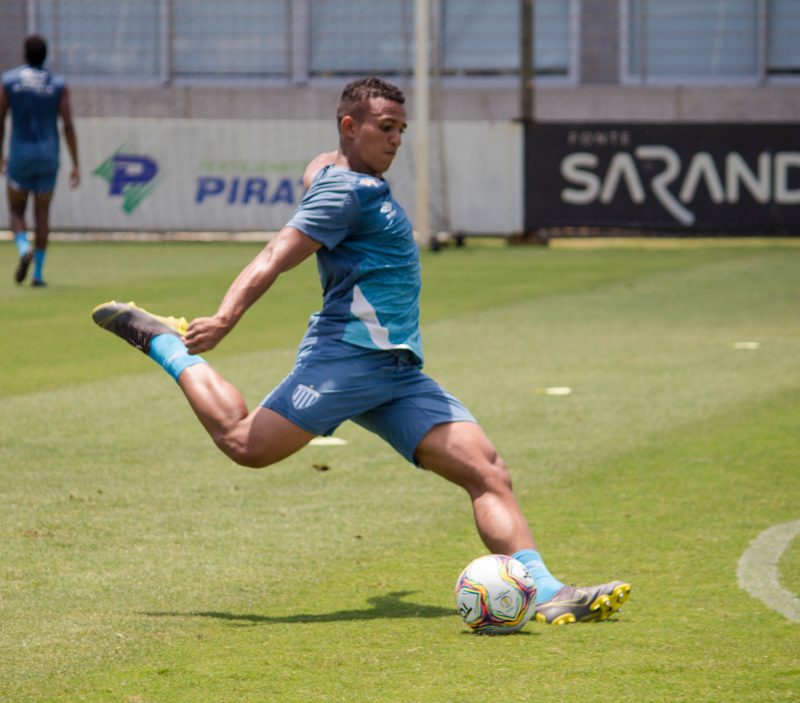 Romulo, atacante do Ava&iacute;, &eacute; um importante retorno para o time de Claudinei Oliveira – Foto: Andr&eacute; Palma Ribeiro/Ava&iacute; FC
