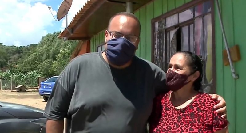 Marcus e dona Ovanda se reencontraram ap&oacute;s 36 anos. – Foto: Reprodu&ccedil;&atilde;o/Record TV