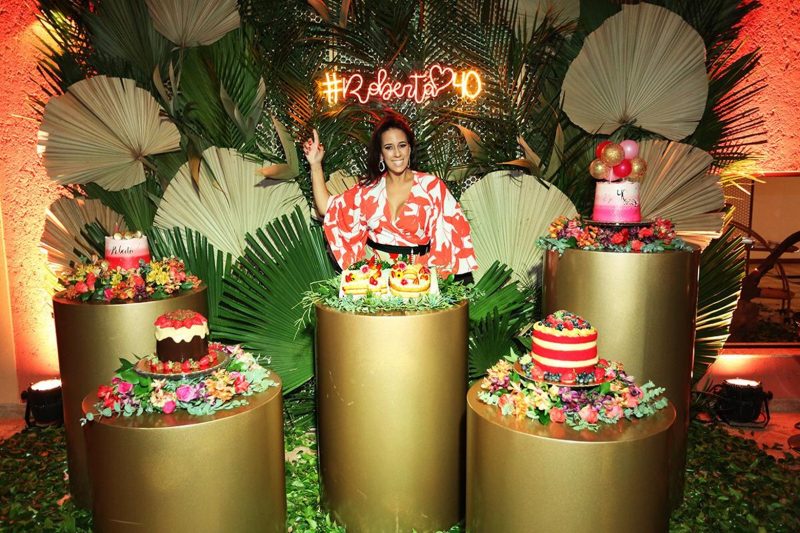Roberta Almeida quando comemorou seus 40 anos com festa decorada por ela mesma – Foto: Angelo Santos/Divulgação/ND