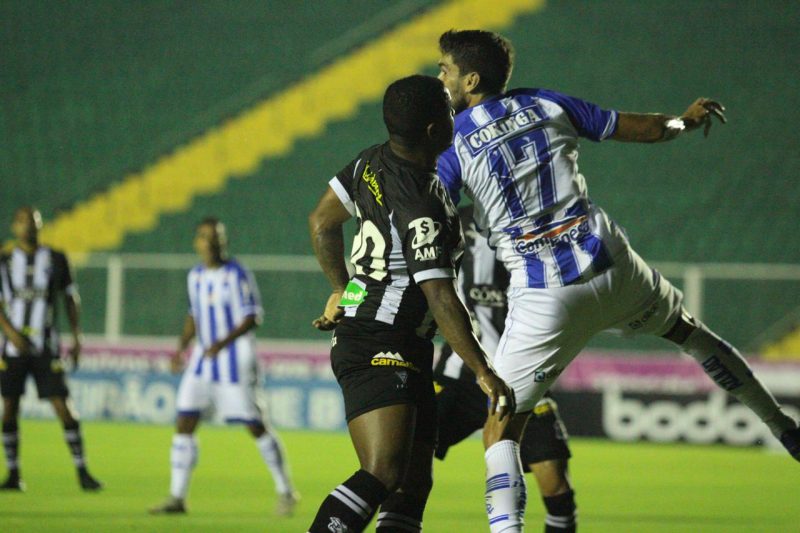 Figueirense 0 a 0 CSA; resultado ficou ruim para os dois times, apesar da comiss&atilde;o t&eacute;cnica alvinegra entender como ponto conquistado – Foto: Patrick Floriani/FFC