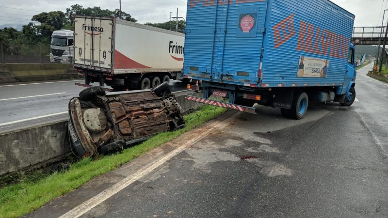 Acidente ocorreu no km 40 da BR-101, na marginal – Foto: Juan Todescatt/NDTV
