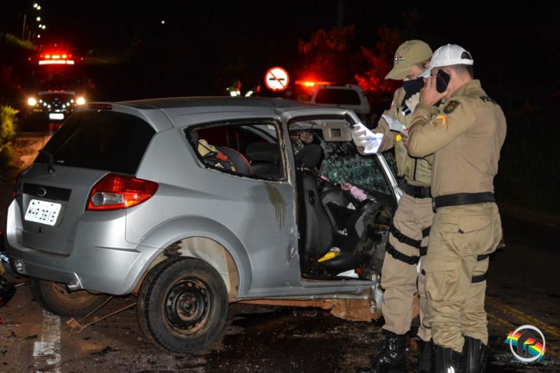 Acidente tirou a vida de três pessoas em São Miguel do Oeste &#8211; Foto: PMRv/Divulgação/ND