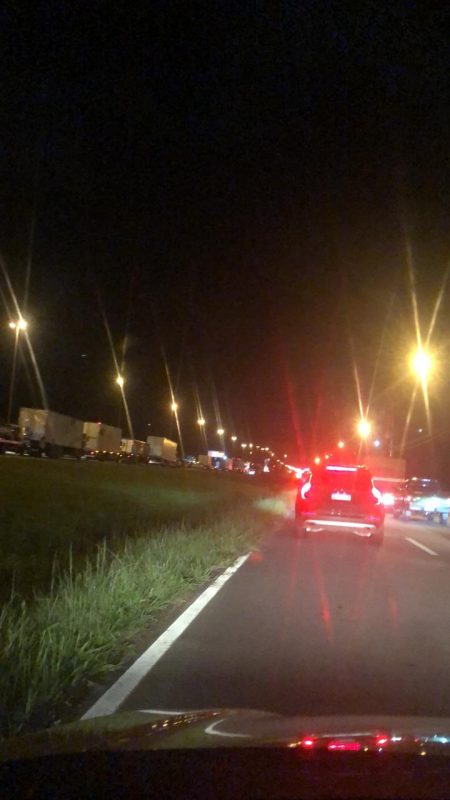 Pista ficou parada por conta do acidente – Foto: Arquivo/ND