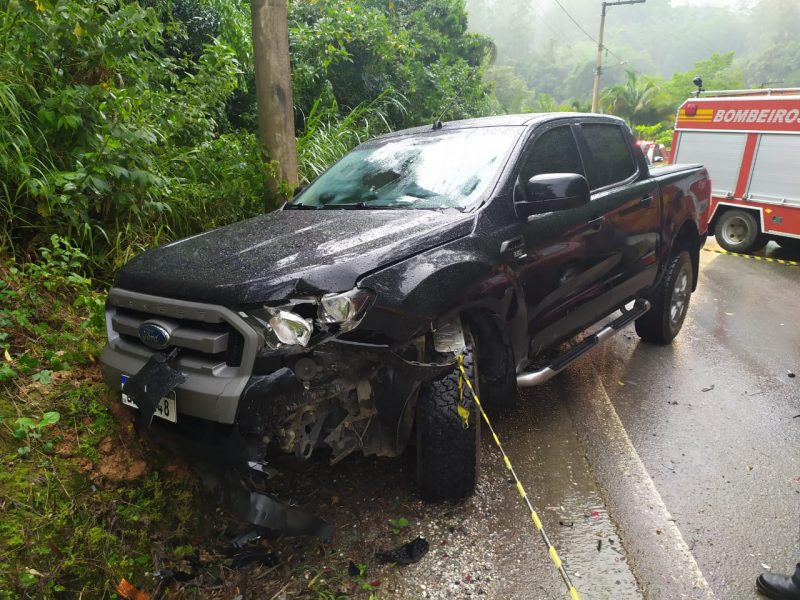 Motorista morre em grave acidente em Botuver&aacute;, no Vale do Itaja&iacute; – Foto: Divulga&ccedil;&atilde;o/Corpo de Bombeiros