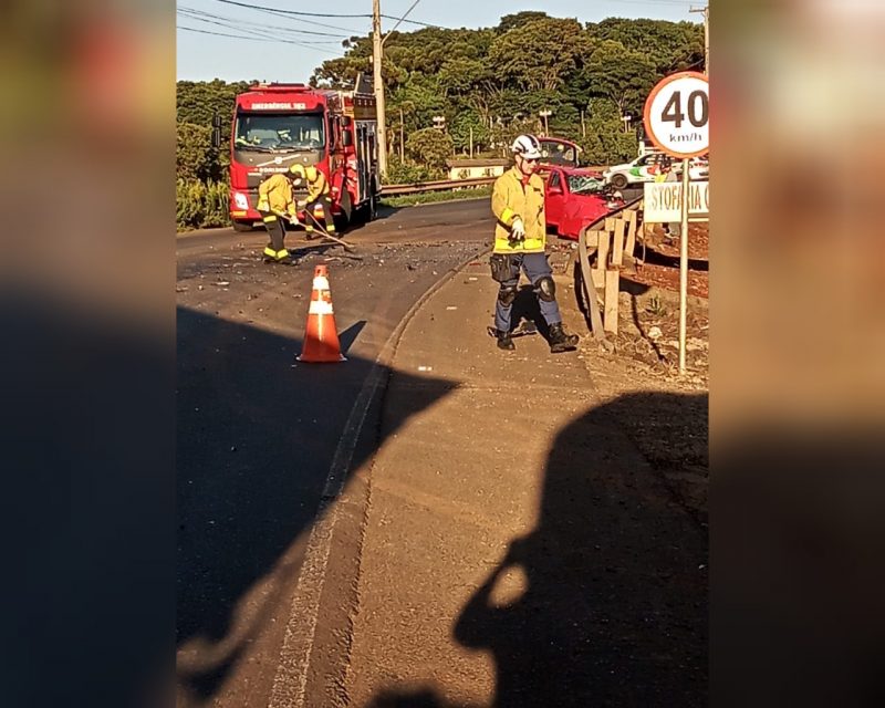 Motorista do VW/Gol, placas de Chapec&oacute;, n&atilde;o resistiu aos ferimentos e morreu na hora – Foto: Internet/Divulga&ccedil;&atilde;o/ND
