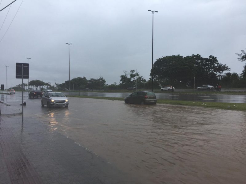 Segundo a Defesa Civil, Grande Florian&oacute;polis tem risco alto para deslizamentos, alagamentos e enxurradas. – Foto: Reprodu&ccedil;&atilde;o/ND