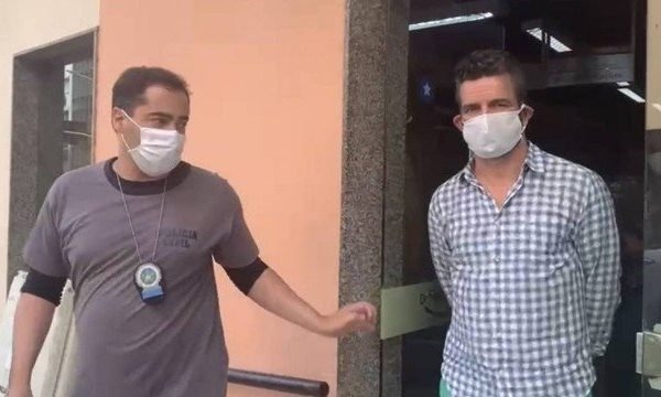 O americano &eacute; casado com uma m&eacute;dica nos Estados Unidos – Foto: Reprodu&ccedil;&atilde;o/ND