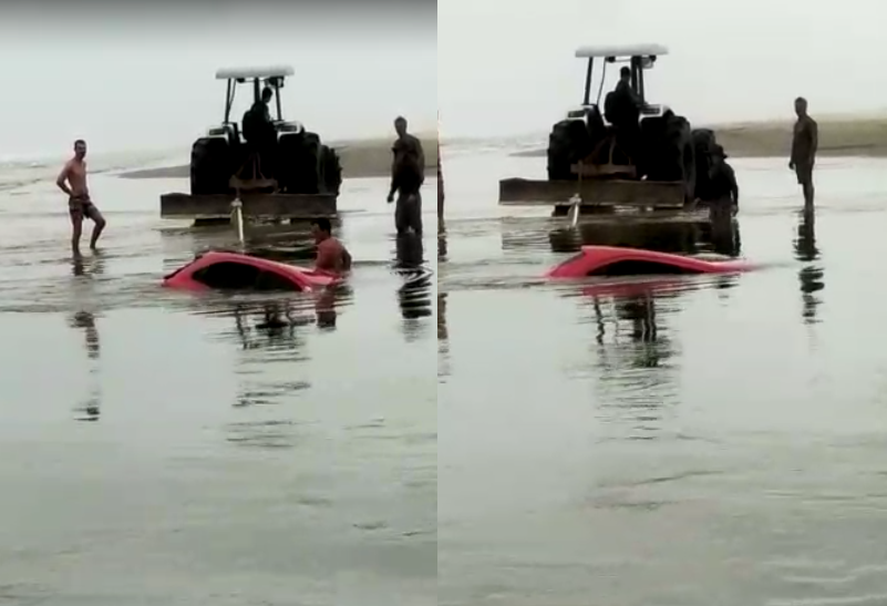Carros foram retirados com trator da Barra do Torneio, entre Balneário Rincão e Jaguaruna