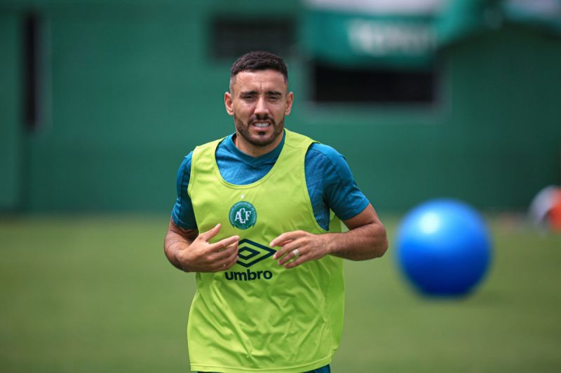 Alan Ruschel durante treino da Chapecoense