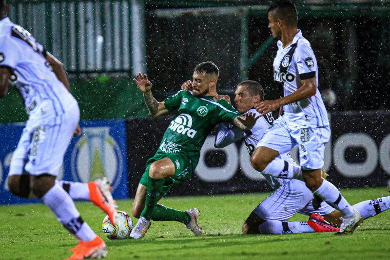 Lance que lesionou Paulo Moccelin – Foto: Marcio Cunha/Chapecoense/ND