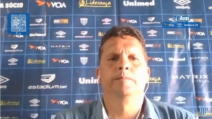 Claudinei elogiou atua&ccedil;&atilde;o do Ava&iacute; e pediu calma com titularidade de Vin&iacute;cius Leite – Foto: Reprodu&ccedil;&atilde;o/TV Ava&iacute;