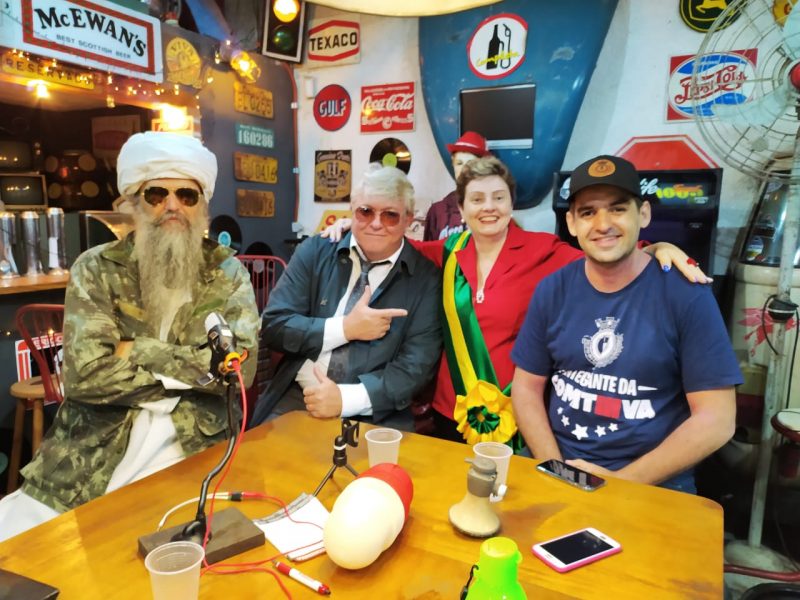 “Trump” integra comitiva ao lado de “Osama”, “Dilma” e Sargento Junkes – Foto: Arquivo Pessoal/Reprodução