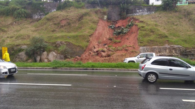 Santa Catarina segue com riscos de deslizamentos por conta de temporais