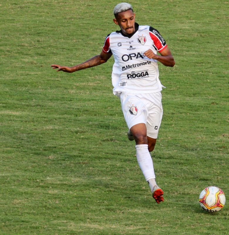 Aos 21 anos, Diego tem a responsabilidade de ser o camisa 10 tricolor – Foto: Vitor Forcellini/JEC