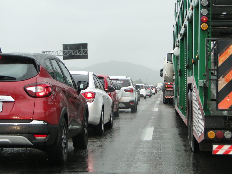 Com um clima chuvoso previsto para todo o Estado, sinal ligado e pedido &eacute; o de aten&ccedil;&atilde;o pelas rodovias do Estado e do Pa&iacute;s – Foto: Diogo de Souza/ND