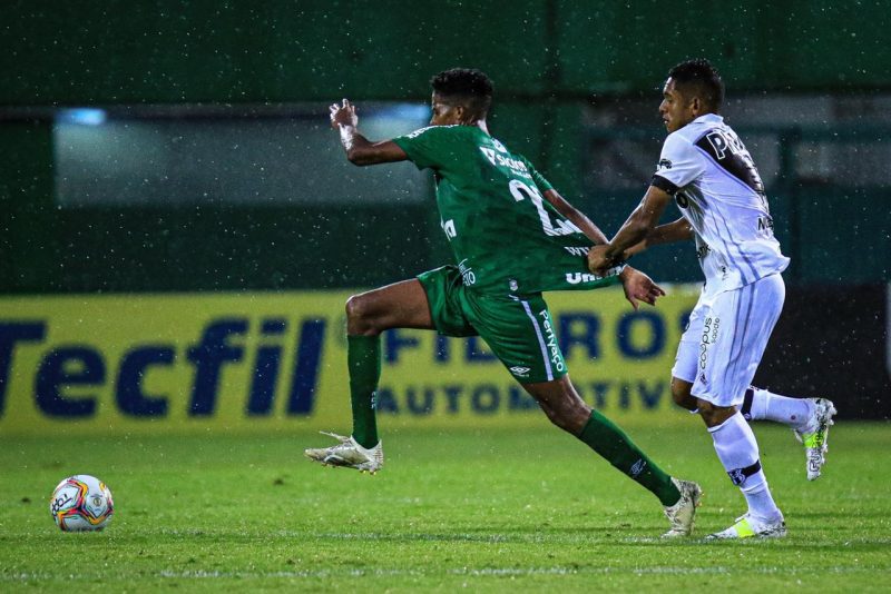 Chapecoense 1 a 0 Ponte Preta; vitória pode definir até o título para a Chapecoense – Foto: Márcio Cunha/ACF