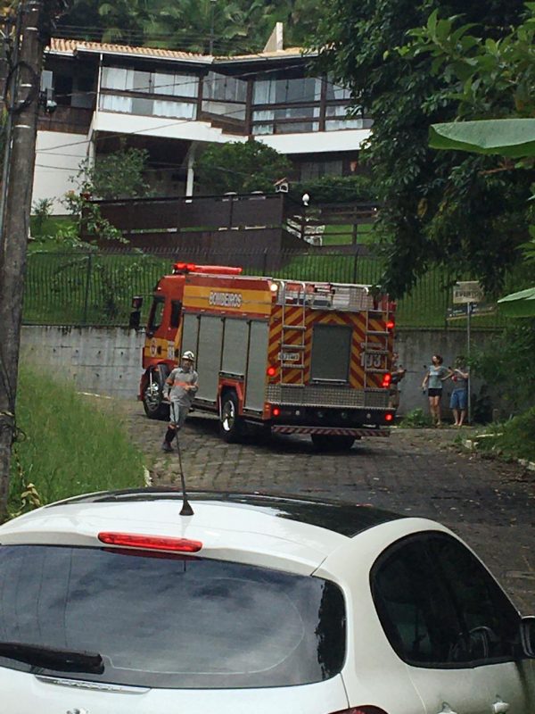 O Corpo de Bombeiros e a Polícia Militar estiveram no local. – Foto: Karoline Cabral/NDTV