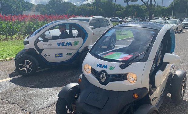 Carros elétricos, desenvolvidos pela empresa Weg, de Jaraguá do Sul, são utilizados no DF; governo de SC avalia utilização também – Foto: Divulgação/governo SC