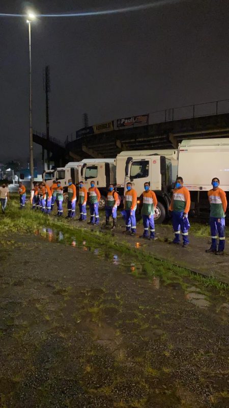 Decisão de paralisação era de 24h, porém trabalhadores já passaram mais de 40h em greve – Foto: Divulgaçã/PMF/ND