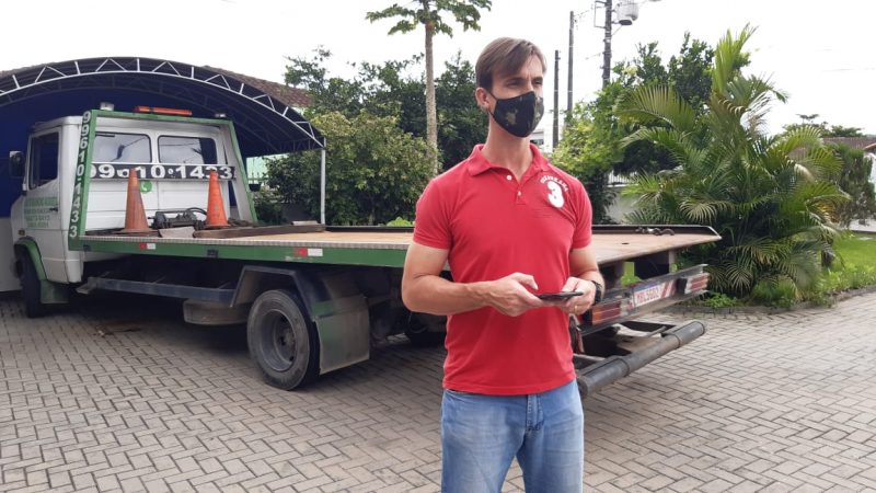 Andr&eacute; Bozo encontrou o caminh&atilde;o do pai ap&oacute;s uma liga&ccedil;&atilde;o – Foto: Ricardo Alves/NDTV