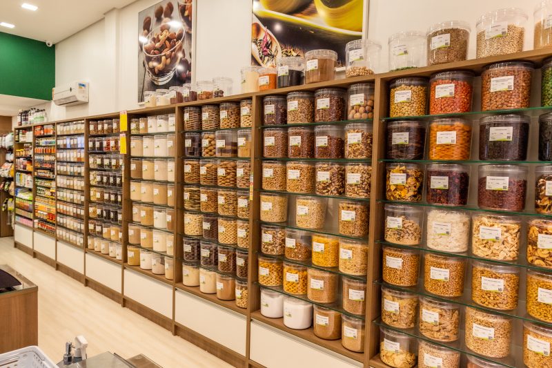 Lojas têm milhares de produtos naturais e não param de crescer – Foto: Heitor Pergher