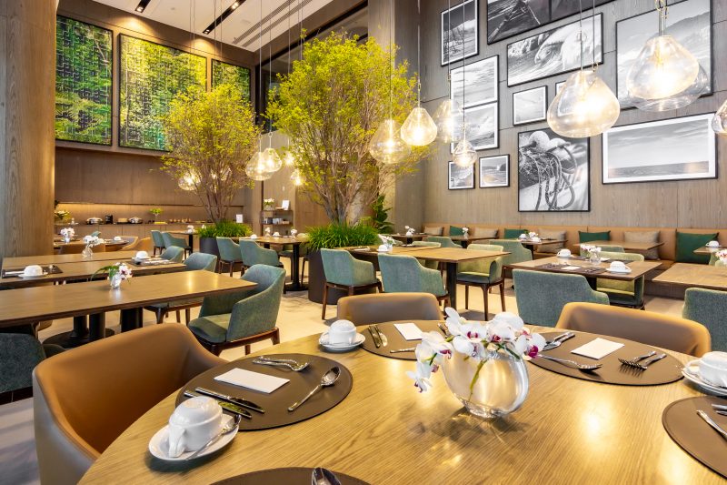 Restaurante, com projeto da Roberto Migotto Arquitetura – Foto: Danusa Rhonden
