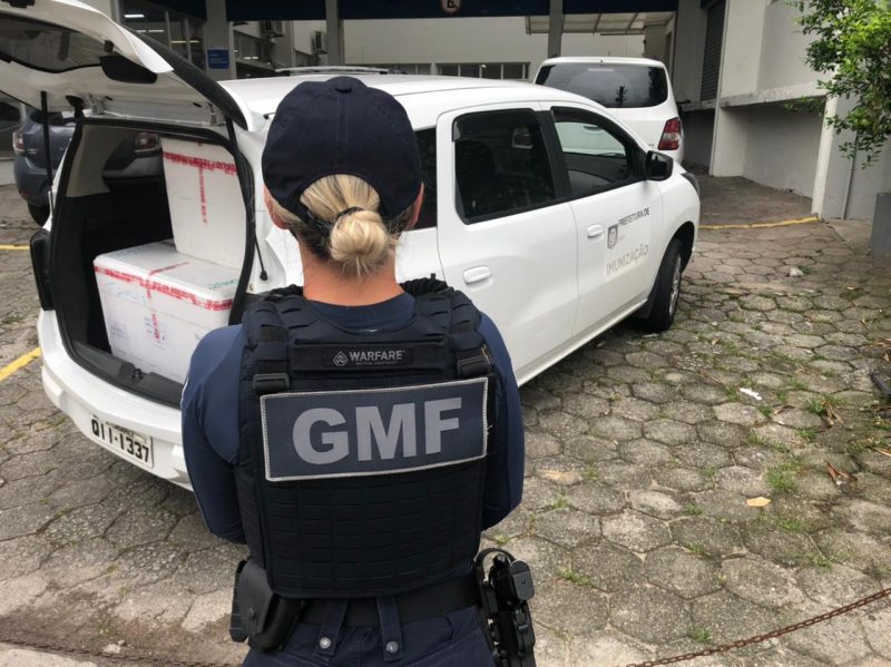 Guarda Municipal ajudou no carregamento das doses até a Capital
