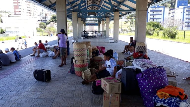 Ind&iacute;genas no terminal durante esta quinta-feira – Foto: Partido da Causa Oper&aacute;ria/Divulga&ccedil;&atilde;o/ND